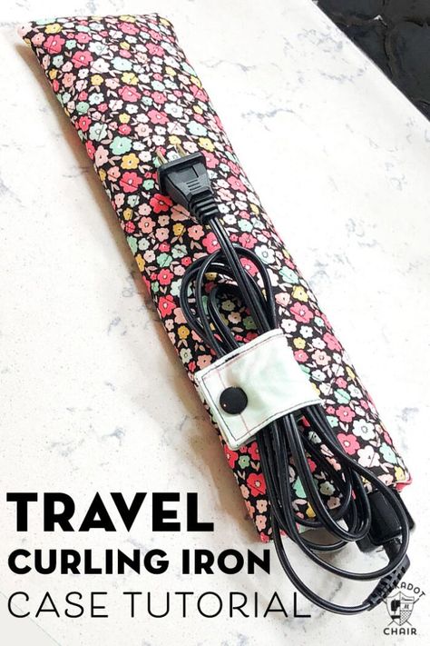 How to make a travel case for a curling iron. A free travel curling iron case sewing pattern. #sewing #travel #travelhandmade Curling Iron Holder Diy, Free Sewing Patterns For Women Tops, Travel Curling Iron, Flat Iron Holder, Curling Iron Holder, Sewing Tutorials Free, Beginner Sewing Projects Easy, Pattern Sewing, Small Sewing Projects