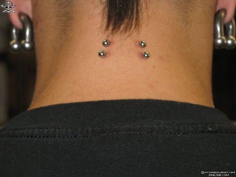 Unique Piercings Body, Piercing Neck, Types Of Body Piercings, Nape Piercing, Neck Piercing, Different Types Of Piercings, Body Modification Piercings, Surface Piercing, Dermal Piercing