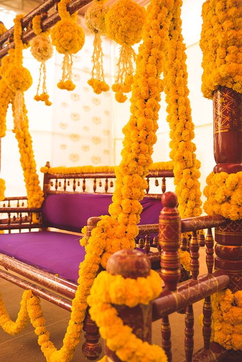 Haldi Jhoola Decor, Jhoola Decoration, Pellikuthuru Decoration, Phoolan Devi, Mehndi Setup, Mehandi Decoration, Event Planning Branding, Indian Wedding Flowers, Haldi Decoration