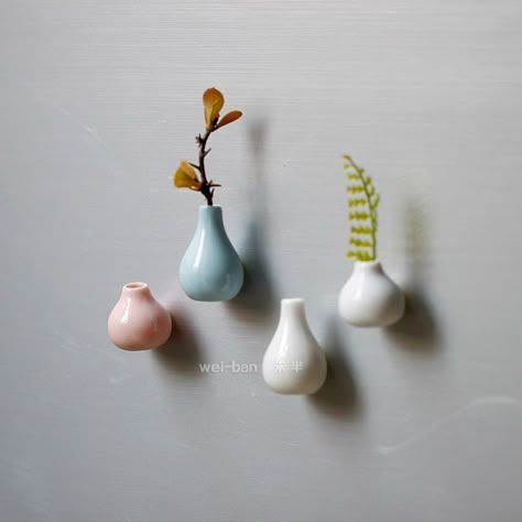 Mini Ceramics, Diy Porcelain, Magnet Diy, Ceramics Vase, Clay Magnets, Clay Diy Projects, Art And Craft Videos, Clay Vase, Pottery Crafts