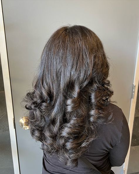 BIG SUMMER BLOWOUT (hair) Did a blowout on my pretty client to get her weekend started 😍 #hair #hairstylist #blowoutstyles #paulmitchell #hairsalon #hairtutorial #curlyhair #blondehair #haireducation #hairtransformation Big Summer Blowout, A Blowout, Blowout Hair, Paul Mitchell, Hair Transformation, Hair Tutorial, Hair Inspo, Hair Salon, Hair Stylist