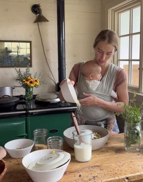 Farm Mother Aesthetic, Figuring Out Life Aesthetic, Parent Life Aesthetic, Stay At Home Mom Aesthetic Farm, Baking Recipes Without Flour, Farm Mom Aesthetic, Homestead Astethic, Pregnant Cottagecore, Farm Family Aesthetic