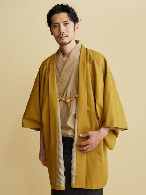 Japanese Traditional Clothes, Hakama Pants, Modern Kimono, Male Kimono, Mode Kimono, Casual Kimono, Sharp Dressed Man, Japanese Men, Japanese Street Fashion