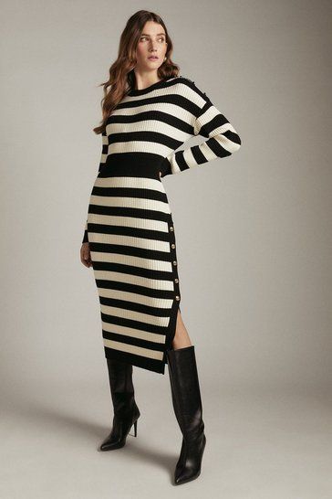 Knitting Stripes, Striped Dress Outfit, Black And White Stripe Dress, Knitted Maxi Dress, Latest Maxi Dresses, Long Striped Dress, Work Trip, Maxi Dress Collection, Biology Lessons