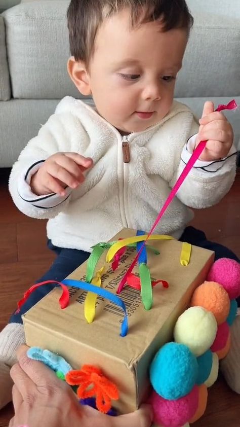 DIY Sensory toy! #baby #babyshop #babymodel #babylove #babyboy #babygirl | Baby's Cavern | Baby's Cavern · Original audio Newborn Toys Diy, Diy Baby Toys 9-12 Months, Sensory Toys Diy, Sensory Box Ideas, Diy Sensory Toys For Babies, Diy Baby Toys, Baby Zintuiglijk, Montessori Baby Activities, Homemade Baby Toys