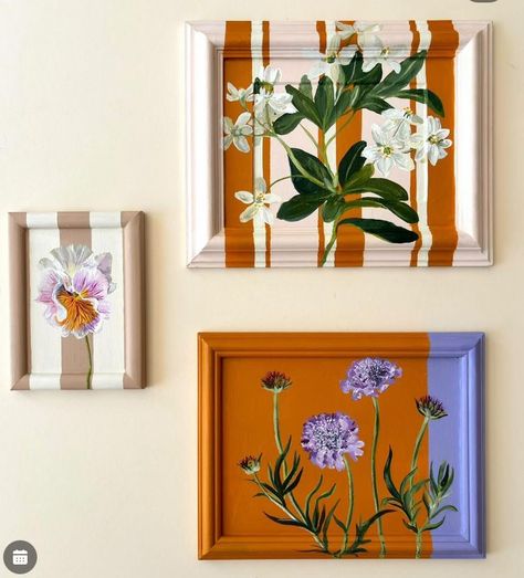 Small Art Display Ideas, Picture Frame Crafts Diy Wall Art, Diy Frame Art, Gallery Wall Different Frames, Crafty Room Decor, Display Wall Ideas, Painted Picture Frames Diy, Frame Decorating Ideas, Homemade Wall Decor