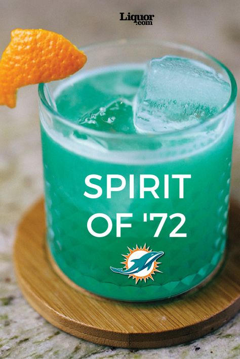 A drink perfect for Miami Dolphins fans, Spirit of '72 celebrates the team's famous perfect season of 1972. This is the perfect Margarita variation with a Miami twist. Florida Orange Juice, Dolphin Party, Fontainebleau Miami, Mezcal Cocktails, Perfect Margarita, Tequila Drinks, Reposado Tequila, Best Cocktail Recipes, Classic Margarita