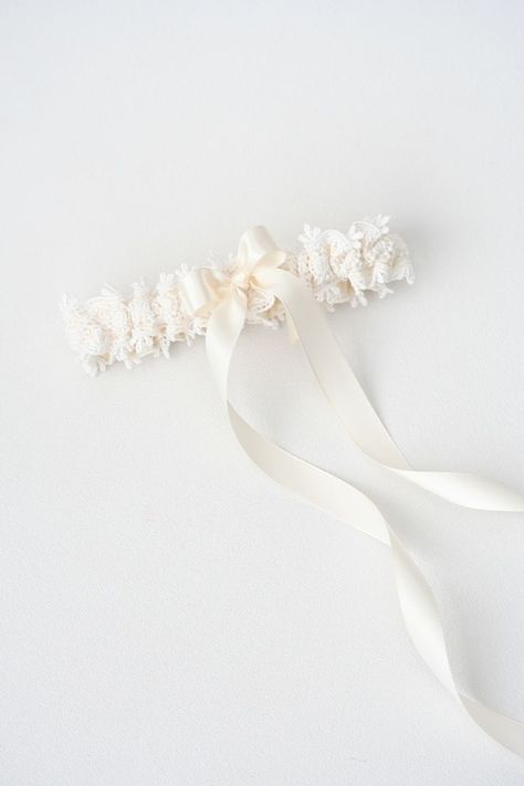 Custom Wedding Garter, Bridal Garter Lace, Sentimental Wedding, Chic Vintage Brides, Wedding Garter Lace, Bridal Garters Set, Heirloom Wedding, Lace Garter, Bridal Garter