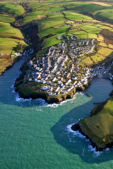 Bucket List Destination: Port Isaac | The Lettered Cottage Port Isaac, North Cornwall, Cornwall England, Photography Beach, Bucket List Destinations, England Uk, English Countryside, England Travel, Places Around The World