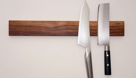 Magnetic Knife Rack, Magnetic Knife Blocks, Magnetic Knife Holder, Rustic Country Kitchens, Diy Knife, Country Kitchen Designs, Knife Rack, Wooden Knife, Wood Knife