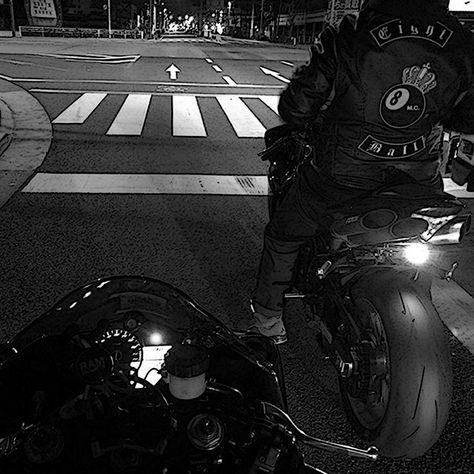 Bike Aesthetic, Motorcycle Aesthetic, Biker Love, Dark Grunge, Night Vibes, Black And White Aesthetic, Night Aesthetic, White Aesthetic, Grunge Aesthetic