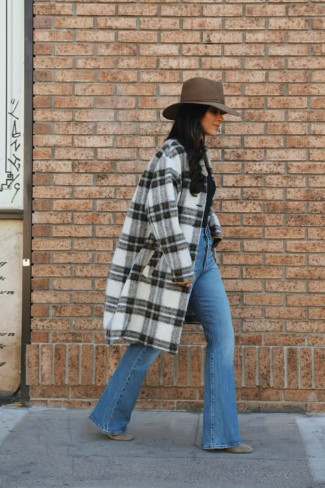 Best of Plaid Coats Fall 2019 - The Honeybee by Andee Layne Coats For Women Casual, Fall Coats For Women, Plaid Coat Outfit, Shacket Outfit Women, Plaid Jacket Outfit, Long Plaid Coat, Shacket Outfit, Andee Layne, Fall Coats