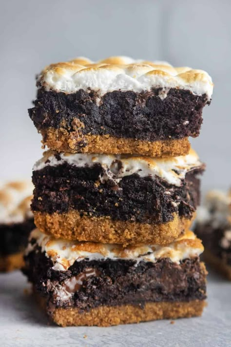 Brownies With Decorations, Baking With Bacon, Smores Brownies, Brownie Treats, Ultimate Brownies, S'mores, Indulgent Desserts, Baking Pan, Graham Cracker