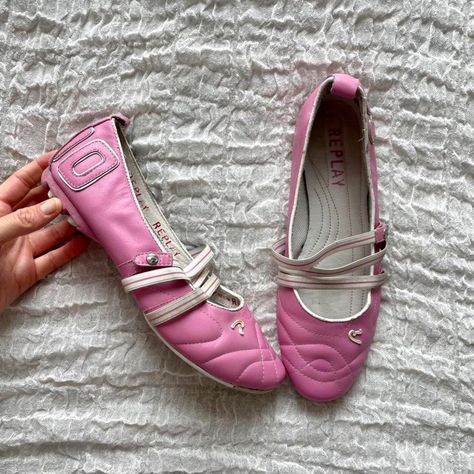 Y2K summer pink blokecore coquette sporty ballet flats with straps
size 5
great condition and quality 
perfect for summer 
2000s summer pink kidcore... - Sold by @loeemi Pink Kidcore, Flats With Straps, Summer 2000s, 2000s Summer, Y2k Summer, Flat Sneakers, Ballet Flats, Ballet, Sneakers