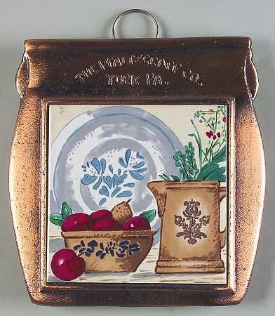 Pfaltzgraff Yorktowne (USA), Metal Crock Shaped Trivet w/Ceramic Tile, $19.99 at Replacements, Ltd Yorktown Pfaltzgraff, Usa Pattern, Pfaltzgraff Yorktowne, Kitchen Favorites, Tableware Accessories, Favorite Kitchen, I Got Married, Tea Roses, China Dinnerware