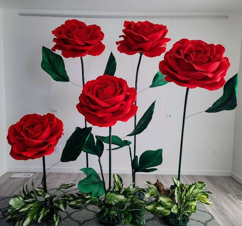 Hotel Sculpture, Different Types Of Flowers, Wire Tree Sculpture, Foam Roses, Giant Flowers, Foam Flowers, Steel Sculpture, Tree Sculpture, Overland Park