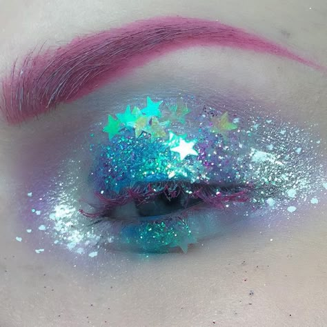 "A short inspiration board for those who enjoy them: makeup with strange glow, ideas for 2016" by GlaDos00 in MakeupAddiction - Album on Imgur Watercolor Wings, Fantasy Make-up, Party Make-up, Space Grunge, Festival Glitter, Fairy Makeup, Makijaż Smokey Eye, Makeup Hacks, Sketch Ideas