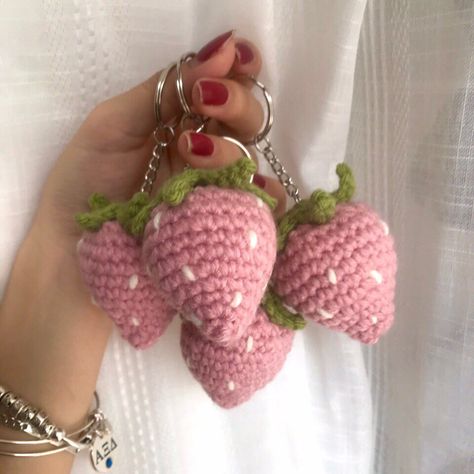 Crochet Keychain Strawberry, Pink Crochet Keychain, Strawberry Crochet Keychain, Pink Strawberry Crochet, Crochet Strawberry Keychain, Strawberry Amigurumi, Strawberry Keychain, Crochet Hair Clips, Crochet Fairy