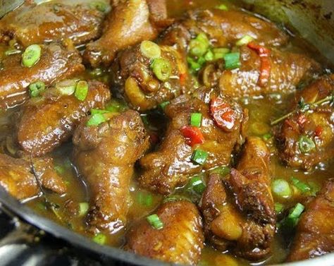 Chicken Wings With Gravy, Trinidad Curry Chicken, Stewed Chicken, Stew Chicken, Trinidad Recipes, Chicken Shawarma Recipe, Carribean Food, Chicken Tikka Masala Recipes, Curry Stew