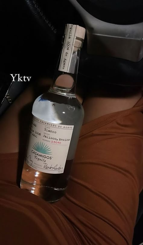 Fake Alcohol Story, Pretty Alcoholic Drinks, Yummy Alcoholic Drinks, Alcohol Party, Liquor Drinks, Alcohol Aesthetic, Alcohol Bottles, Self Healing Quotes, Pretty Drinks