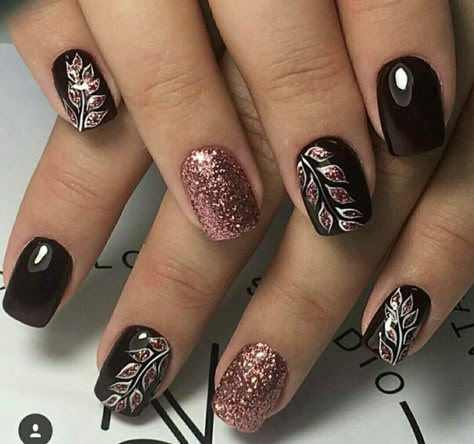 Black Nails With Colored Glitter, Nails With Roses Design, Black Gel Nail Designs, Pretty Black Nail Designs, Black Fall Nails Designs, Nail Art Leaves, Leaves On Nails, Black Fall Nails, Trendy Black Nails