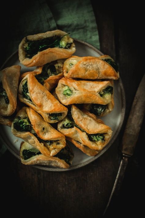 Rohan Core, Spinach Puffs Emperors New Groove, Vegan Spinach Puffs, Kronk's Spinach Puffs Recipe, Spinach Puffs Recipe, Puff Pastry Recipes Appetizers, Spinach Puffs, Nerd Food, Spinach Puff Pastry