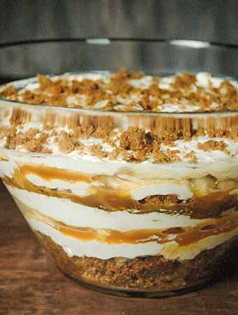 How to Make This Gingersnap Cheesecake Trifle With Caramel The Easy Way - Whisking Up Yum Desserts Using Ginger Snap Cookies, No Bake Cheesecake Trifle, Ginger Snap Desserts, Ginger Snap Cheesecake, Ginger Trifle, Easter Trifle Desserts, Thanksgiving Trifle, Gingersnap Cheesecake, Christmas Trifles