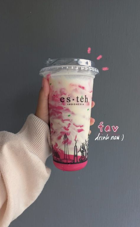 Red Velvet Drink Cup, Minuman Red Velvet, Red Velvet Drink, Minuman Aesthetic, Red Velvet Aesthetic, Disney Menus, Velvet Aesthetic, Drinking Cup, Food Store