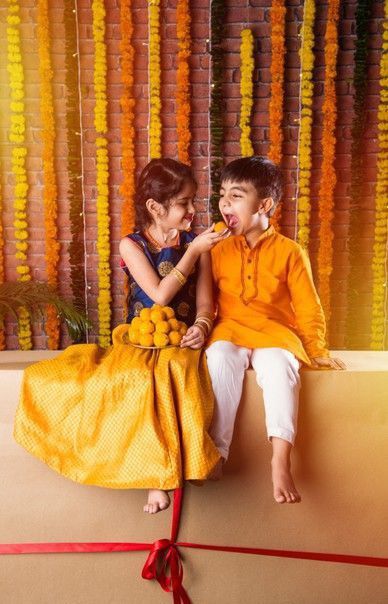 Rakhi Photography Ideas Brother Sister, Brother Sister Photography Indian, Rakshabandhan Images Brother And Sister, Brother Sister Rakhi Photography, Sister Brother Photoshoot, Sisters Photography Poses Indian, Two Brothers And One Sister, Indian Brother And Sister, Brother Sister Photoshoot