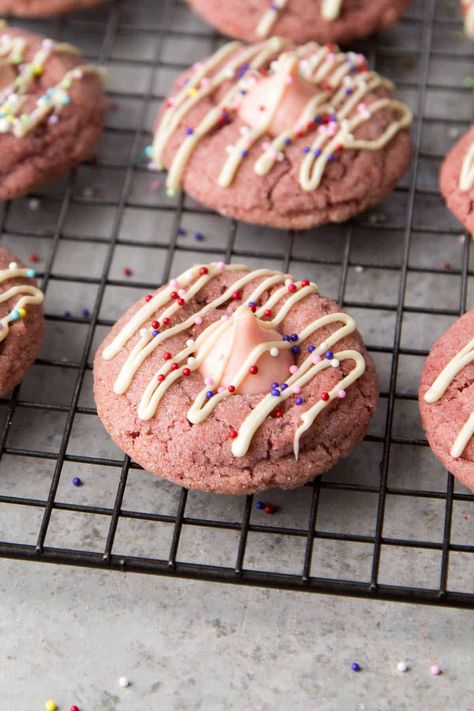 Strawberry Kiss Cookies Strawberry Ice Cream Cone, Strawberry Blossom, Strawberry Sugar Cookies, Cookie Dough Ingredients, Strawberry Birthday Cake, Peanut Butter Blossom Cookies, Baking Journal, Kiss Cookies, Blossom Cookies