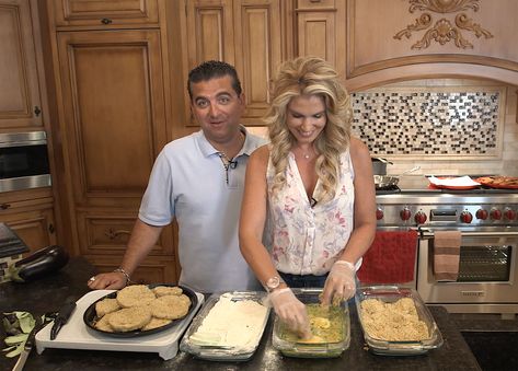 Go Inside Cake Boss Buddy Valastro's New Jersey Home and See What He Really Cooks for Dinner Cake Boss Buddy, Cake Boss Recipes, Grilled Bananas, Buddy Valastro, Food Network Chefs, Eggplant Recipes Parmesan, Italian Comfort Food, White Cake Recipe, Sponge Cake Recipes