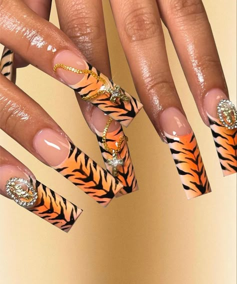 Tiger Print Nails, Tiger Stripe Nails, Nails Aesthetics, Tiger Year, Tiger Nails, Airbrush Nails, Cute Acrylic Nail Designs, Dope Nail Designs, Animal Print Nails