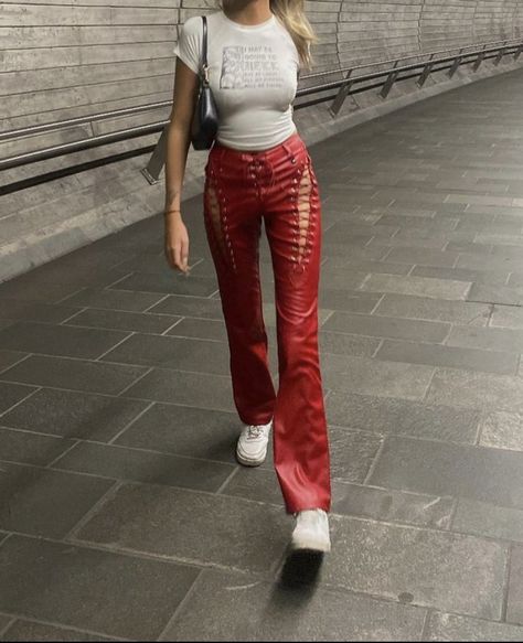 Dominic Fike Concert Outfit, Dominic Fike Concert, Unrealistic Outfits, Disney Female Characters, Dream Things, Dominic Fike, Style Star, Pretty Clothes, Red Pants