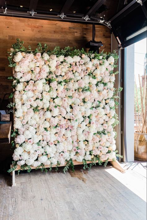 Hedgewall Backdrop With Flowers, Neutral Flower Wall, Peg Board Flower Wall, Wedding Photo Corner Ideas, Flower Wall Photo Booth, Flower Backdrop Photoshoot, Bridal Shower Flower Wall, Faux Floral Wall, Floral Photo Wall