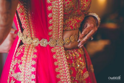 Lehenga and zardosi belt Rajasthani Dress, Saree With Belt, Girls Things, Bridal Outfit, Sunset Wedding, Anushka Sharma, Bridal Belt, South Indian Bride, Lehenga Designs