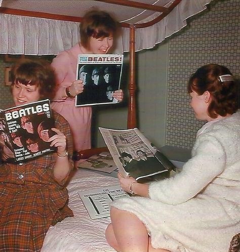 Girls rock 60s Aesthetic, Bug Boy, New Music Releases, About History, Beatles Fans, Swinging Sixties, Old Music, The Fab Four, I'm With The Band