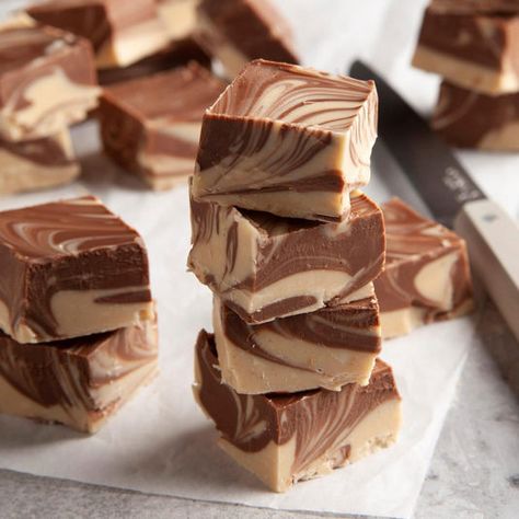 Tiger Fudge, Coffee Fudge Recipes, Tiger Butter Fudge, Tiger Butter Fudge Recipe, Holiday Fudge Recipes, Tiger Butter, Best Fudge Recipe, Flourless Desserts, Holiday Fudge