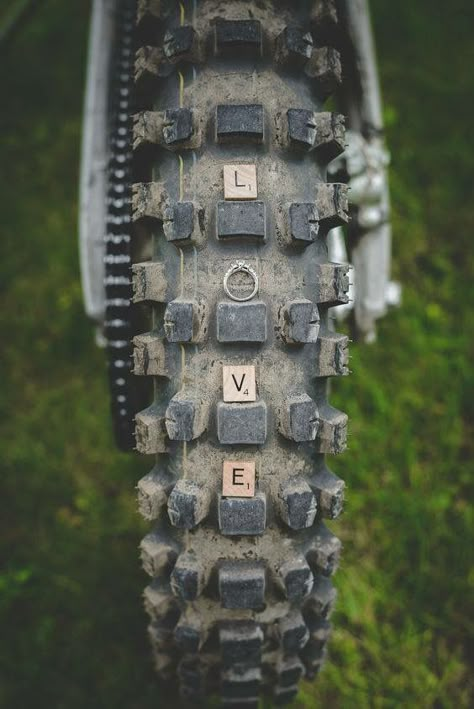 Motocross Wedding, Dirt Bike Wedding, Bike Wedding, Motorcycle Wedding, Biker Wedding, Motocross Love, Image Moto, Dirt Bike Girl, Bike Photography