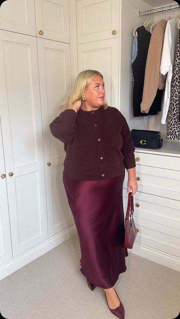 Christie Mac | Curve Fashion on Instagram: "I have a confession to make…  I’m absolutely obsessing over the colour of the season 🍇  I’ve picked up these gorgeous bits from @newlook which are selling out fast!   Wearing everything in a size 22 or XL.   I’ve always been a satin skirt girlie so I’m relieved to know they are coming back this AW!   Which is your fave outfit 1, 2 or 3?   📌 follow for more plus size inspo    AD @newlook   #newlook #newlookhaul #newlooknewin #newin #highstreet #fashion #ootd #outfitsdaily #burgundyoutfits #burgundy #plussize #plussizeoutfits #plussizelooks #autumn #autumnoutfits #aw24 #size22" Christmas Cocktail Outfit, Mid Size Holiday Outfit, Burgundy Satin Skirt Outfit, Satin Skirt Plus Size, Burgundy Skirt Outfit, Work Event Outfit, Satin Skirt Outfit, Burgundy Outfit, Plus Size Looks