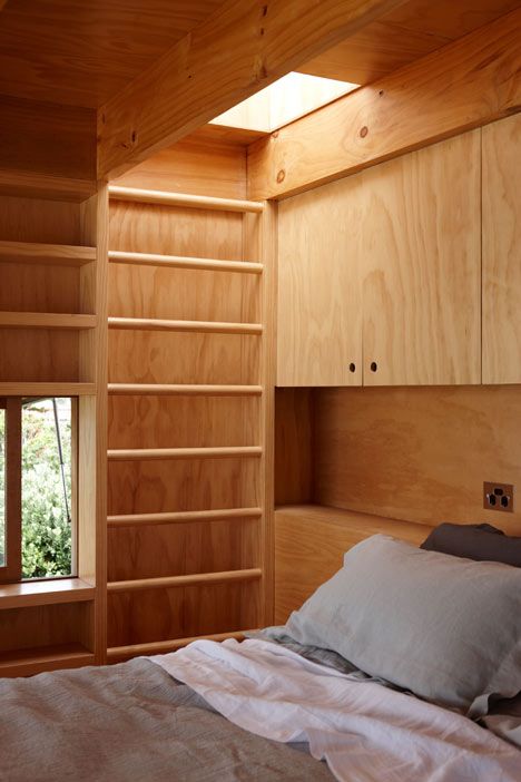 Hut on Sleds by Crosson Clarke Carnachan Architects - Dezeen Cheap Building Materials, Mezzanine Design, Coromandel Peninsula, Tiny Beach House, Mezzanine Bedroom, Beachfront Home, Cosy Bedroom, Beach Cabin, Beach Retreat