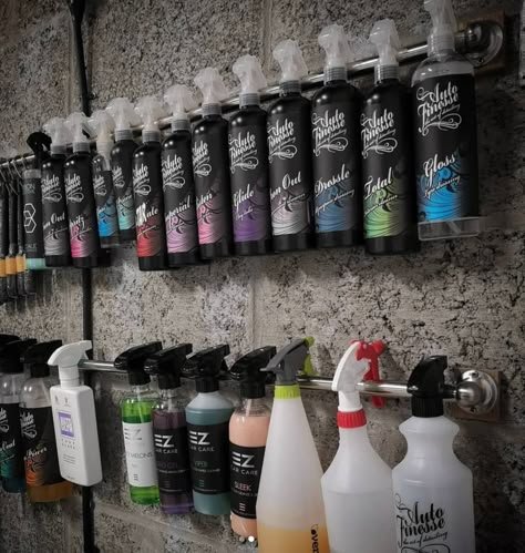 21 insanely clever ways to organize your garage Car Detail Shop, Car Cleaning Supplies, Garage Design Interior, Car Wash Business, Automotive Detailing, Garage Organisation, Garage Workshop Organization, Door Shoe Organizer, Ways To Organize