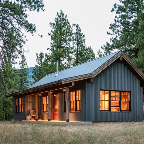 Rustic Exterior, Construction Ideas, Cabin Exterior, Cabin House Plans, Exterior Home, Casa Exterior, Barn Style House, Bungalow House Design, Tiny House Cabin