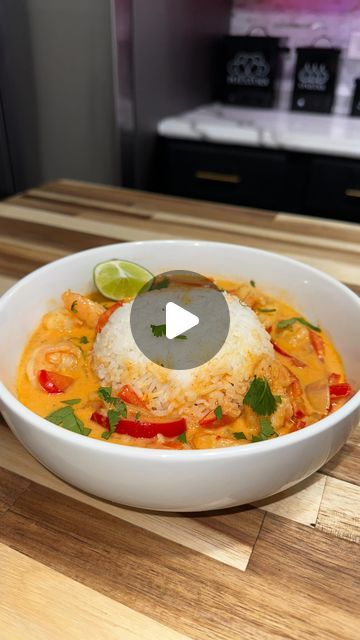 Darren Cooper | Home Chef on Instagram: "A Quick and easy Dinner Idea  Coconut Curry Shrimp!  #coconutcurry #whatsfordinner #easyrecipe #foodie #curryshrimp #homemade #chef" Shrimp Video Recipes, Shrimp Soup Videos, Shrimp Recipes Videos, Prawn Dinner, Shrimp Dinner Ideas, Curry Meals, Shrimp Curry Recipe, Prawn Curry Recipe, Coconut Shrimp Recipe