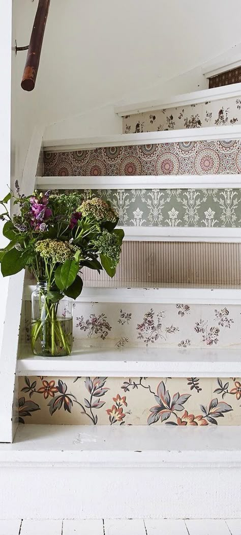 Country Decor - Unique Staircase Design تحت الدرج, Decoration Shabby, Staircase Design, Staircases, No Place Like Home, Cottage Decor, Country Home, Country Decor, Cottage Style