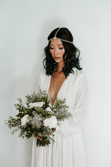 Bohemian Headpiece, Boho Chic Bride, 00s Mode, Boho Headpiece, Chic Brides, Braut Make-up, Vancouver Wedding, Short Wedding Hair, Bohemian Bride