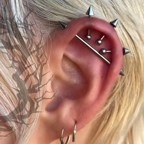 Spiked Helix Piercing, Cool Industrial Piercing Jewelry, Ear Spikes Piercing, Vertical Helix Piercing Spike, Ear Piercings With Industrial, 3 Helix Piercing, Helix Spikes, Industrial And Helix Piercing, Spike Ear Piercing