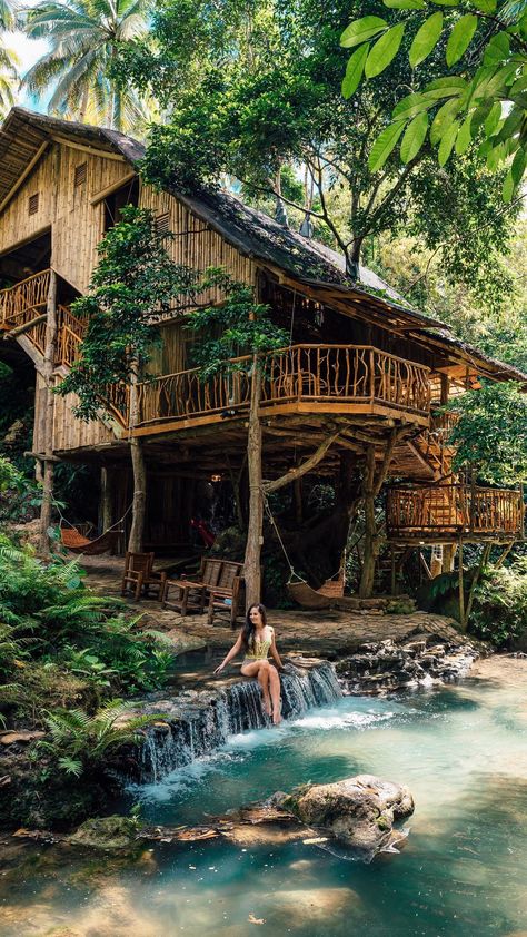 Suspended House, Natural Swimming Ponds, Tree Fort, Jungle Life, Jungle House, Mud House, Cool Tree Houses, Bamboo House, Cebu City