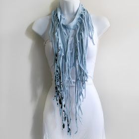 DIY T-Shirt Scarves - How to Make Your Own Diy Scarves, Tee Shirt Crafts, Infinity Scarfs, Shirt Scarf, Dystopian Fashion, Recycled Clothes, Scarf Ideas, Tshirt Yarn, Diy T Shirt