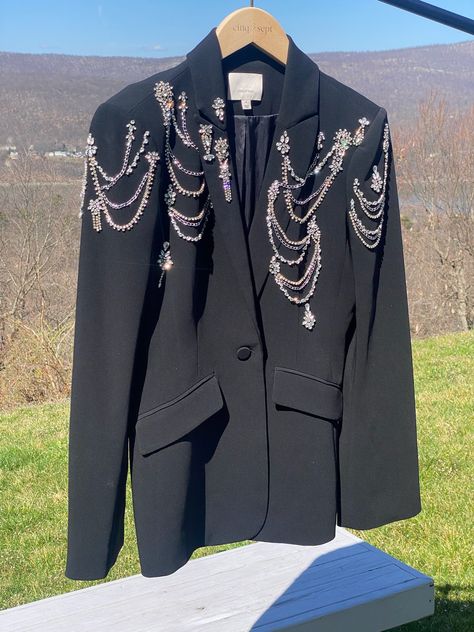 From chains to 💎 crystals, this Cheyenne Blazer has it all #cinqasept Blazer With Chains, Blazer Jewelry, Chain Blazer, Rhinestone Blazer, Venus In Capricorn, Chanel Blazer, Harold Pinter, Fashion Boy, Profile On Instagram