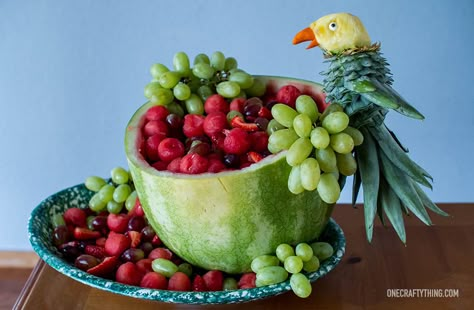 Luau Party Food, Fruit Sculptures, Impressive Appetizers, Fruits Decoration, Fruit Animals, Fruit Platter Designs, Fruit Creations, Tropical Food, Fruits Photos